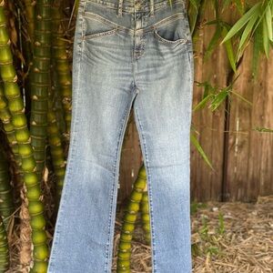 Daze Hug Jeans Women’s Sz 28 NWOT
